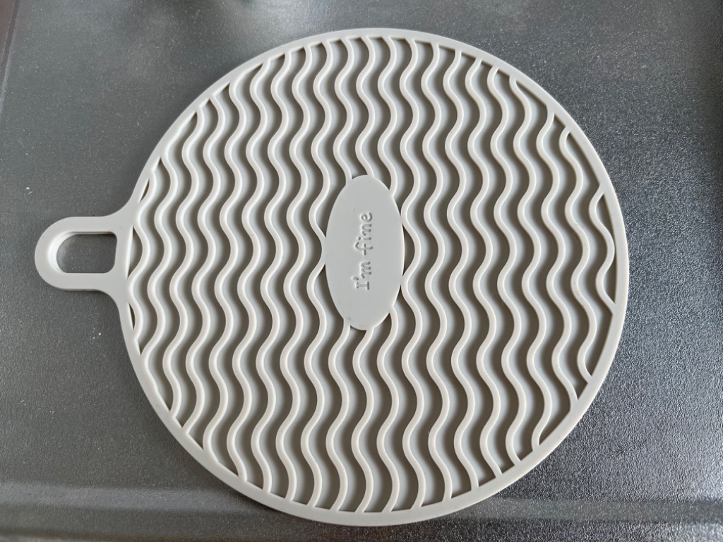 シリコン製の鍋敷き ダイソー ミトン代わりにも使える!