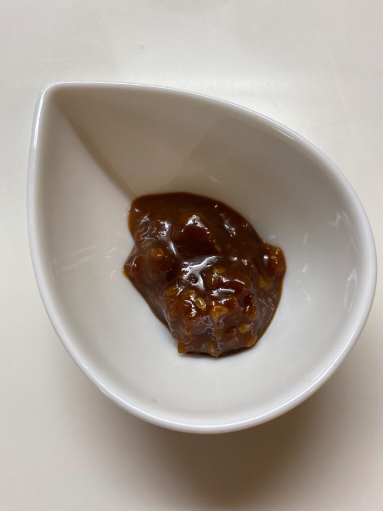 ピリ辛ラー油みそ ダイソー キャベツに付けたら最高のおつまみ完成
