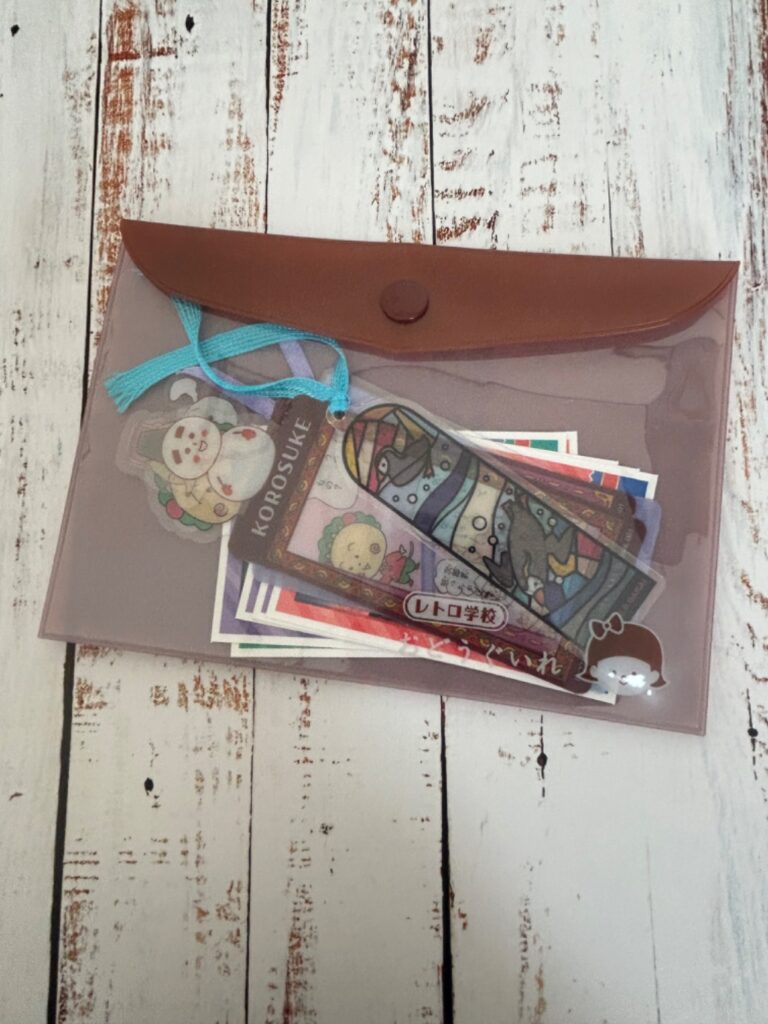 セリア PVCミニブリーフケース レトロ学校 レトロなデザインが可愛い