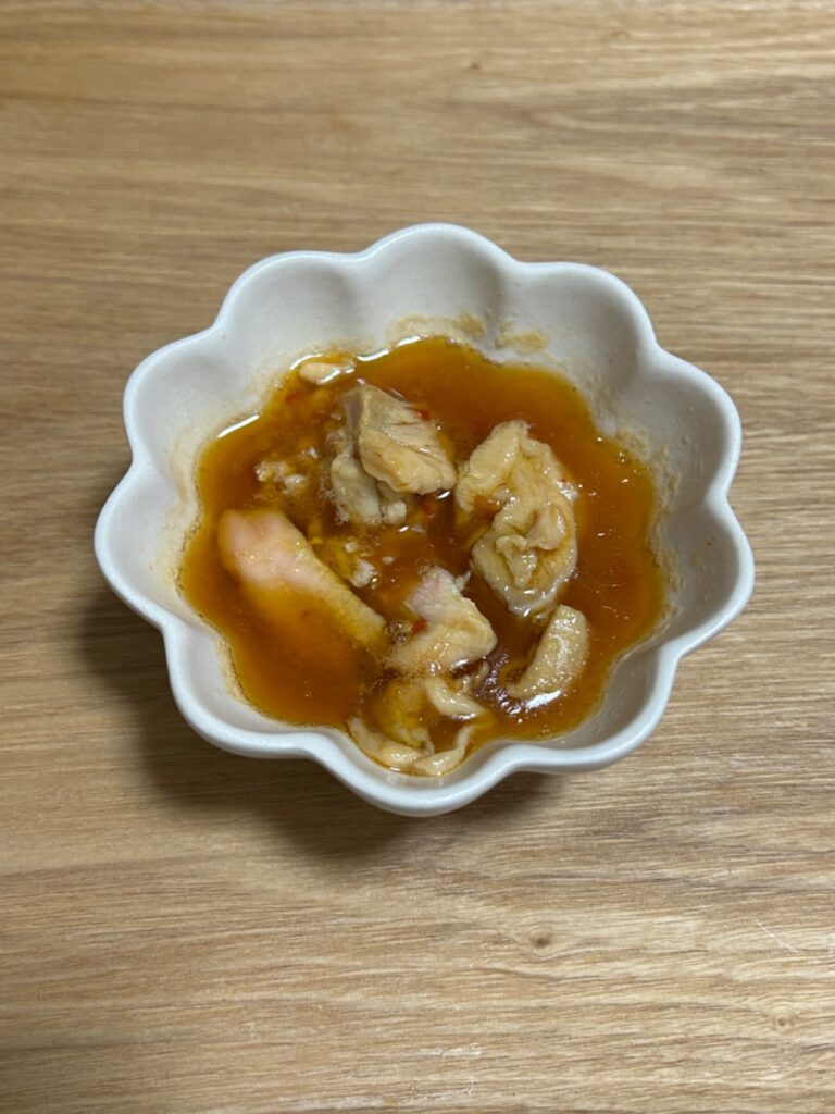 やみつき鶏肉のごま油アヒージョ ダイソー 唐辛子が効いててお酒に合う