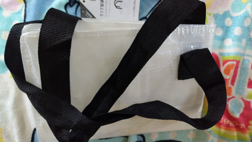 クリア収納バッグ 330円 透明 ワッツ コインランドリーに多量の洗濯物持っていける