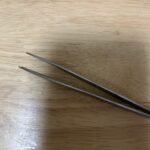 ステンレスピンセット ダイソー 眉毛をぬくのにも！