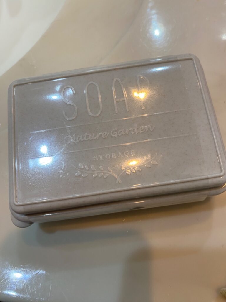 ストーン石鹸箱 ダイソー 持ち運びにも使えてすのこ付き