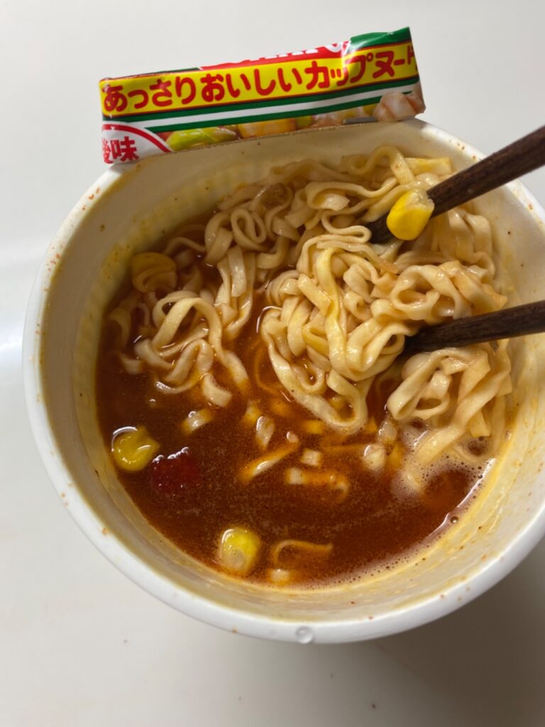 チリトマトあっさりおいしいカップヌードル ダイソー レビュー 2枚目