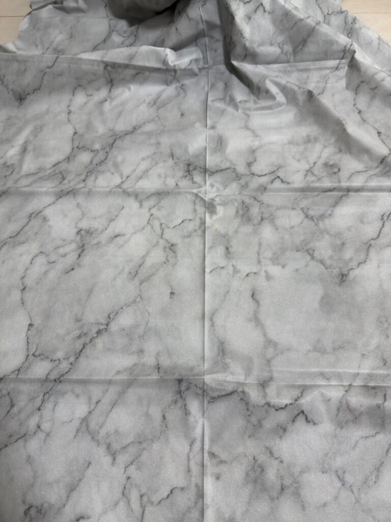 テーブルクロス ダイソー 料理の写真を撮るために購入