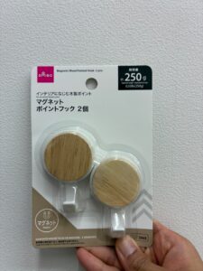 ダイソー マグネットポイントフック2個 キッチン整理