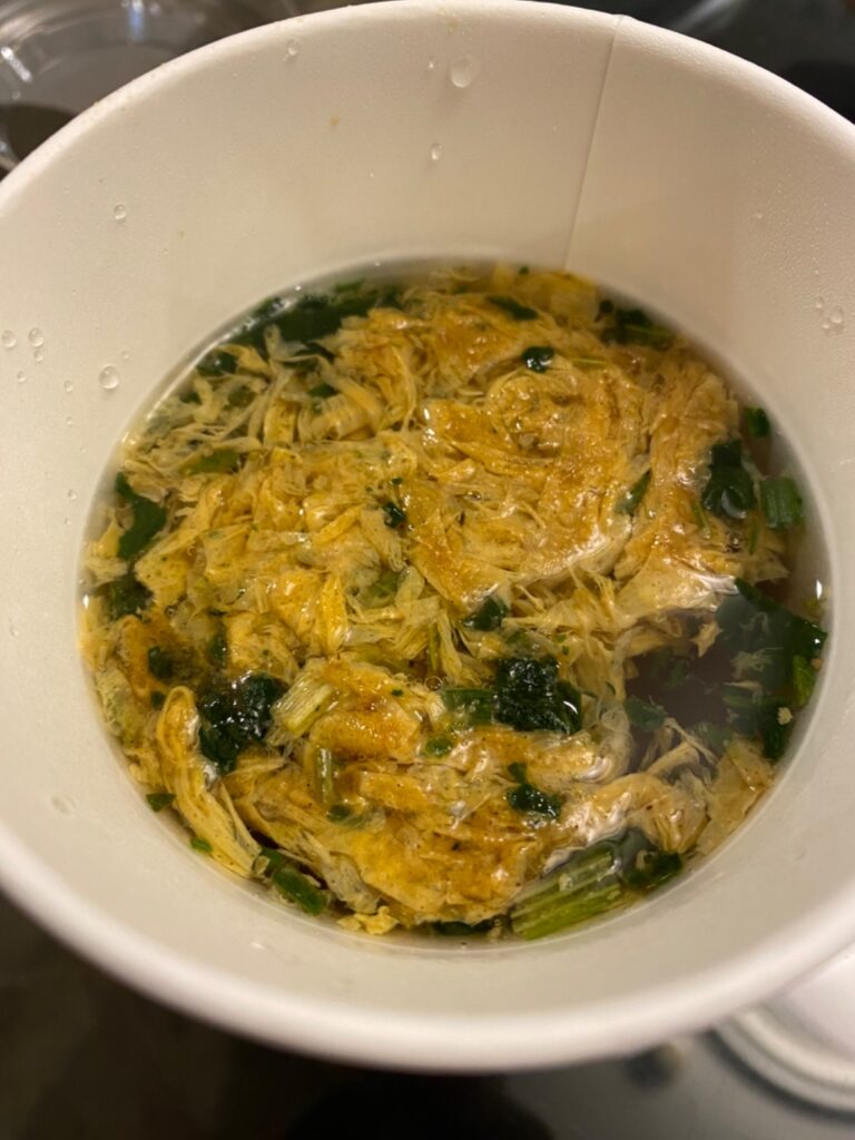 ラーメンスープにかきたま入れたら美味かった ダイソー 醤油ラーメンのスープが米と合う