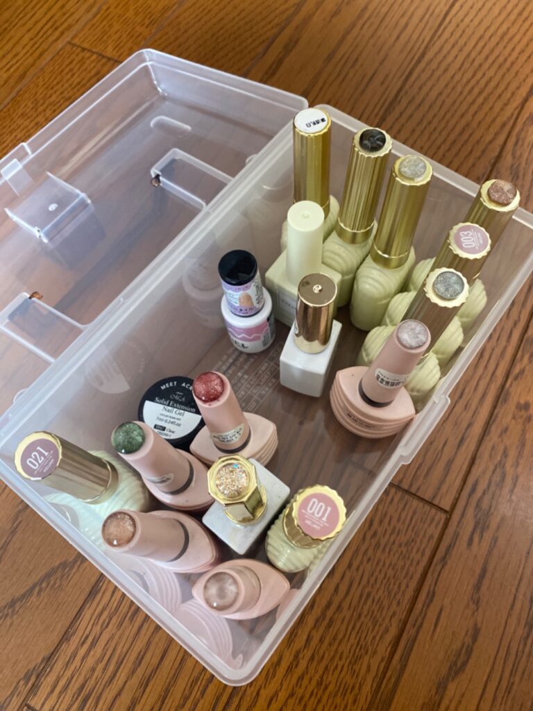 ワイドBOX ダイソー 我が家はネイル収納に利用。