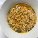 即席ハオハオトムチュアカイ ダイソー ベトナム系。スープは美味しい。