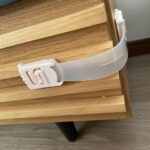 引き出しストッパー ダイソー 子供が棚を開けないように購入