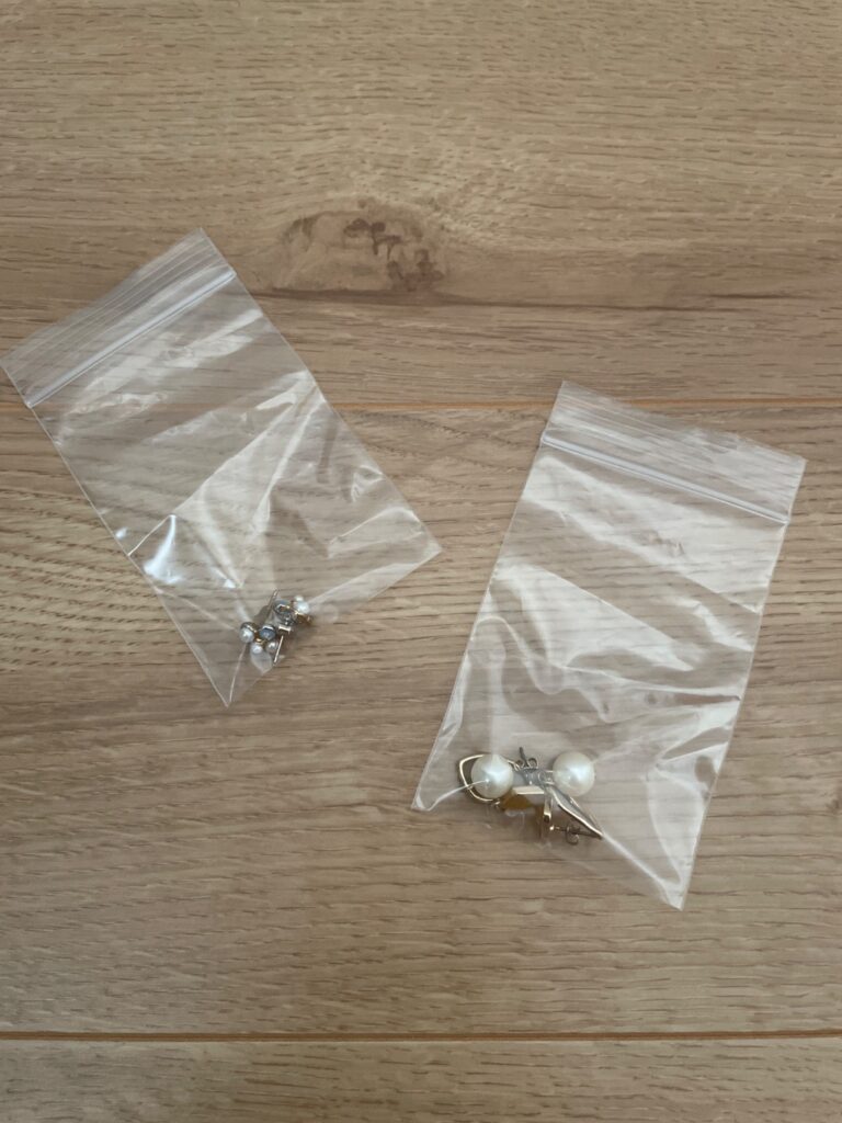 ZIP BAG セリア 細かなアイテムの仕分けに！