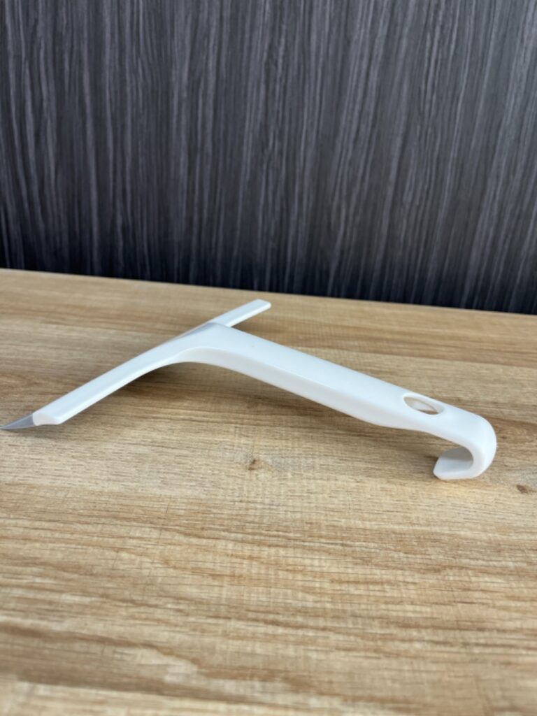 お風呂用スクレーパー ダイソー 吊るし収納ができる！