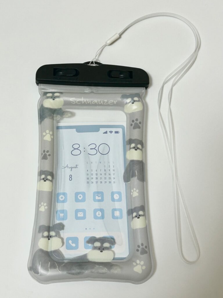 アニマル防水ケース illusie300（イルーシ） プールで使えるシュナウザーグッズ！