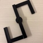 コンパクトフック ダイソー 絶妙のバランスでバックがかけられる