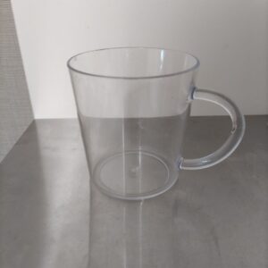 子供用のコップに