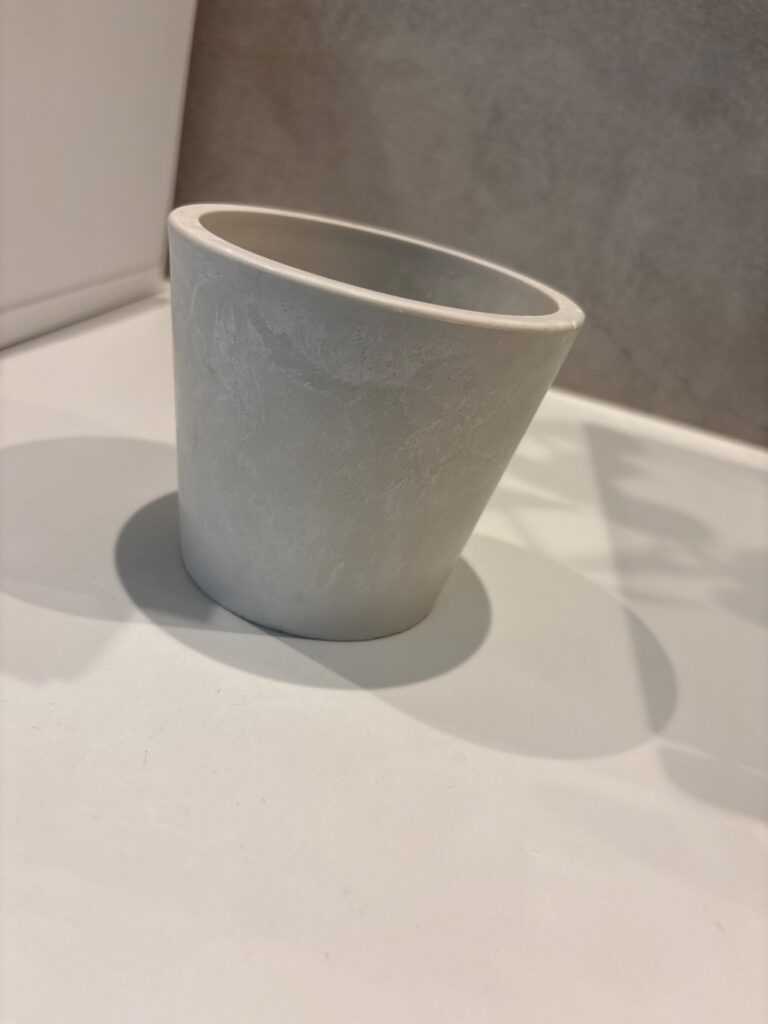 ストーン風プランターA セリア レビュー 1枚目
