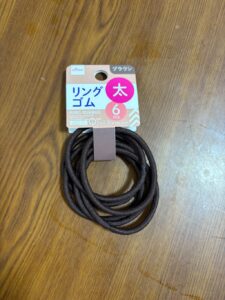 髪を結ぶ為に購入
