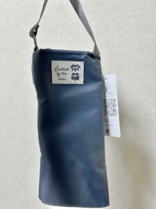 カラビナ付きで便利