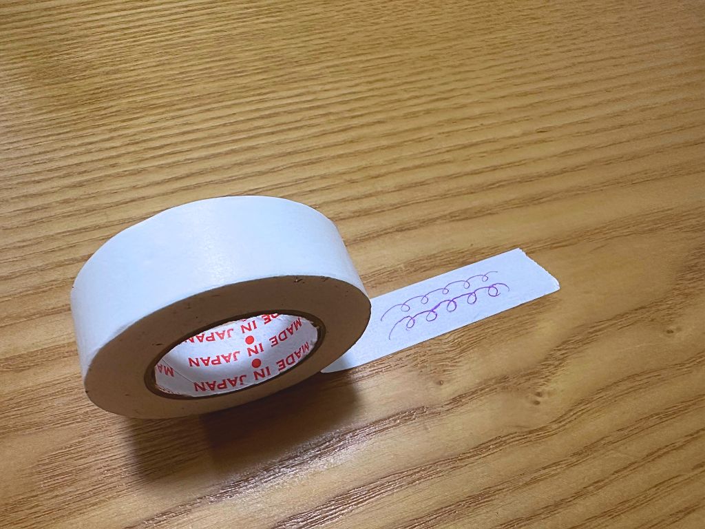 大容量マスキングテープ ダイソー 物にそのまま文字を書きたくない時に貼って書く