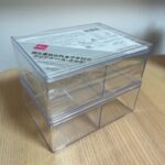 積み重ねられるフタ付きクリアケース２分割 ダイソー 大きめの容量で収納に便利！