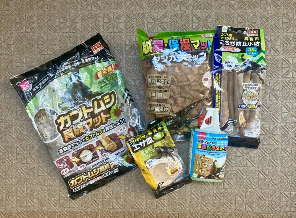 100均ダイソーで購入できるカブトムシ飼育グッズ
