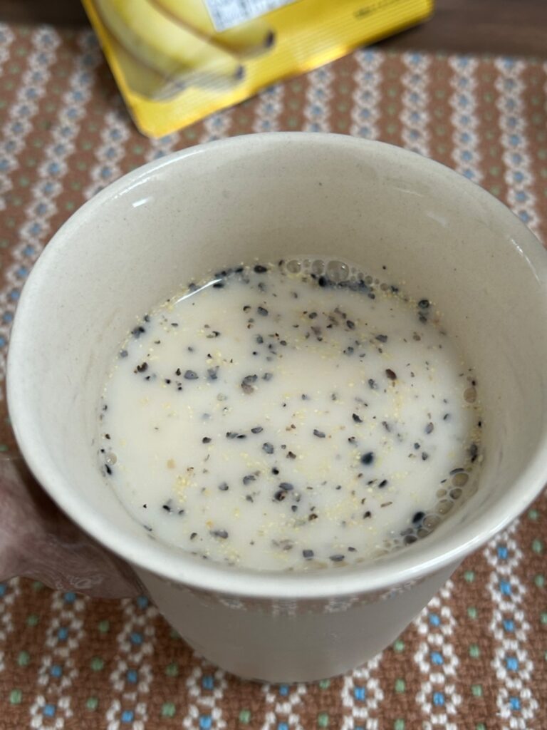 あじげん 黒ごまきな粉バナナ ダイソー 栄養が摂れるドリンク