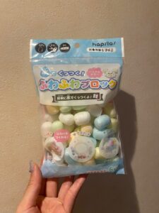 水でくっつく不思議感覚おもちゃ