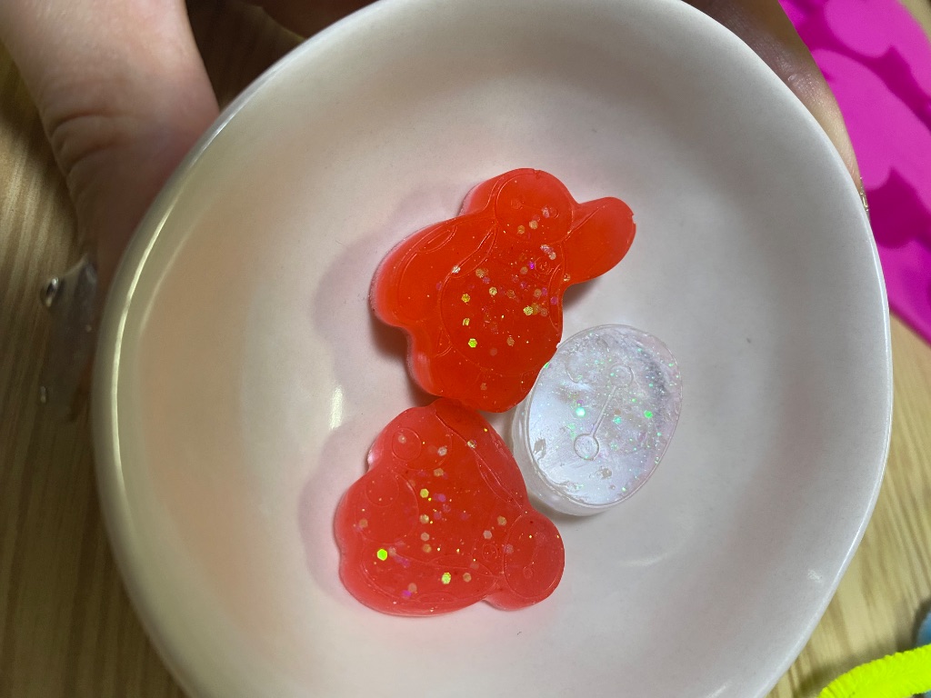 ふしぎな実験キット キラキラてづくり石けん ダイソー 家にあるもので簡単に好きな型の石けんが作れる