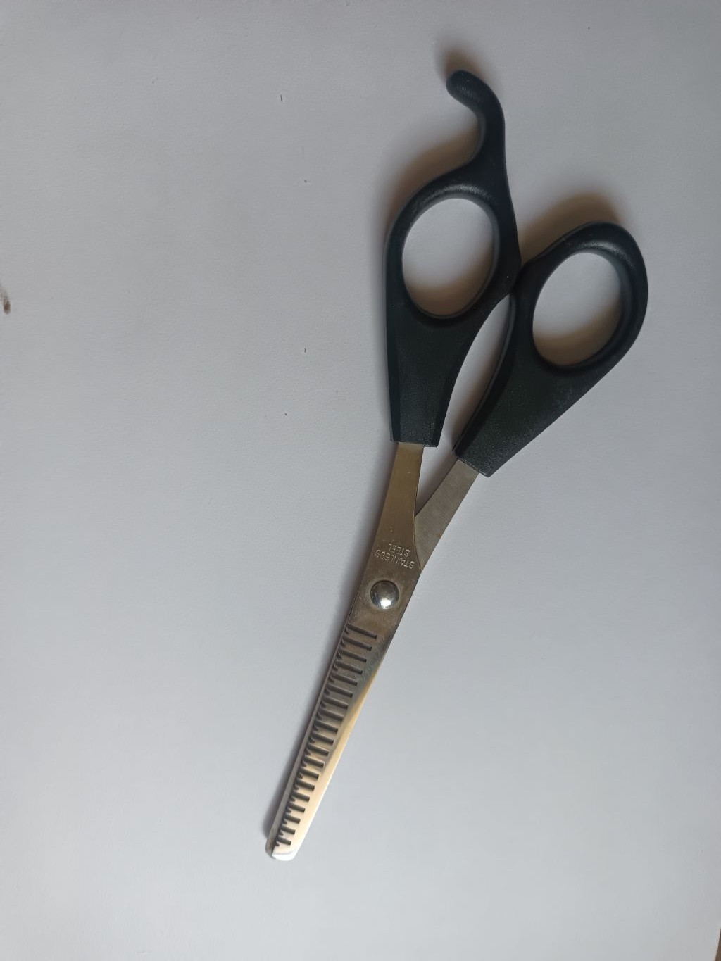 ステンレス散髪スキハサミ ダイソー お値段の割に切れ味良し!