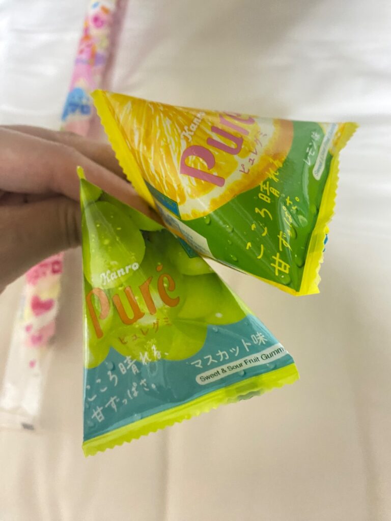ビッグツイストマシュマロ、ピュレグミ ダイソー ３個で110円