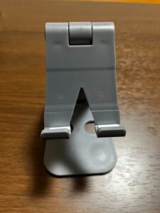 安定してスマホを立てられるスマホスタンド…
