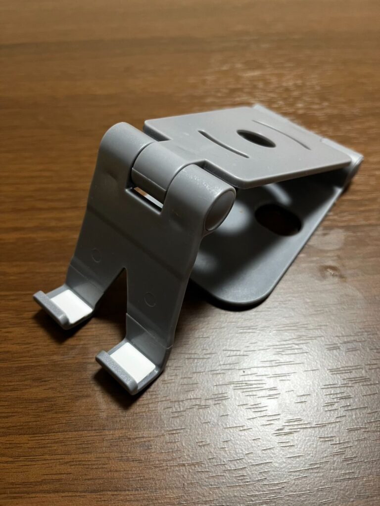 折りたたみ式スマホスタンド ダイソー 安定してスマホを立てられるスマホスタンドを購入