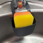 蛇口に掛けるスポンジポケット ダイソー 食器用スポンジを置くスポンジ置きが欲しくて購入