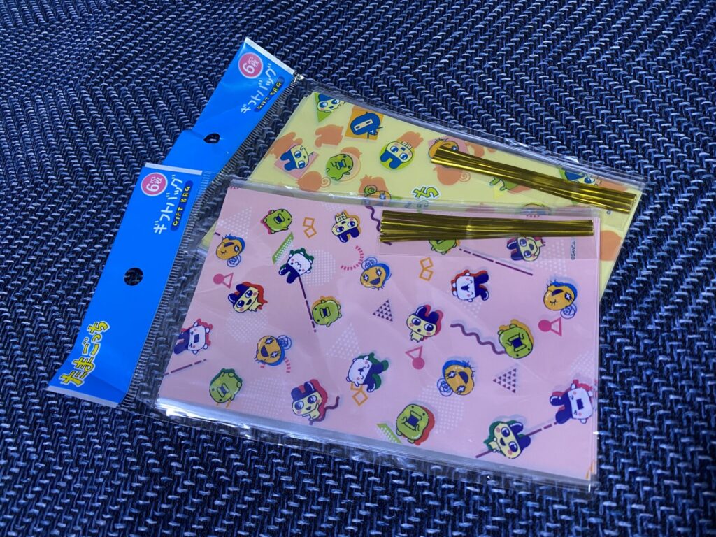 ダイソーたまごっちコラボ商品　ギフトバック