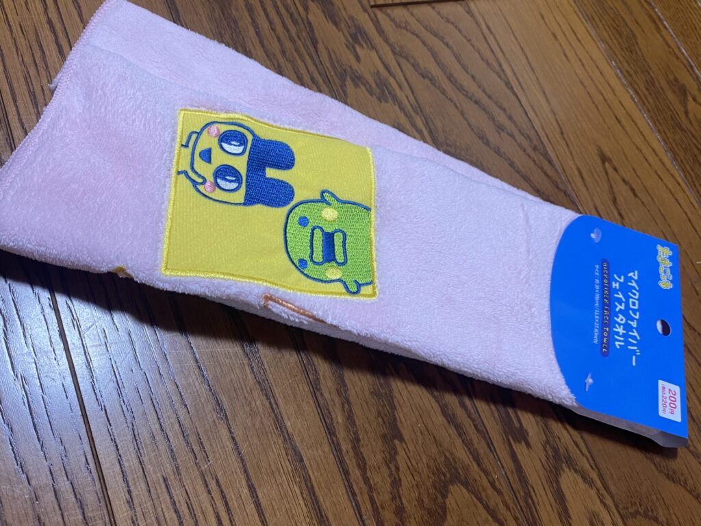 ダイソーたまごっちコラボ商品　マイクロファイバーフェイスタオル