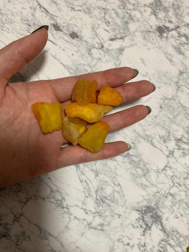 しっとり果実　メロン ダイソー 半生製法のしっとりとしたドライフルーツ