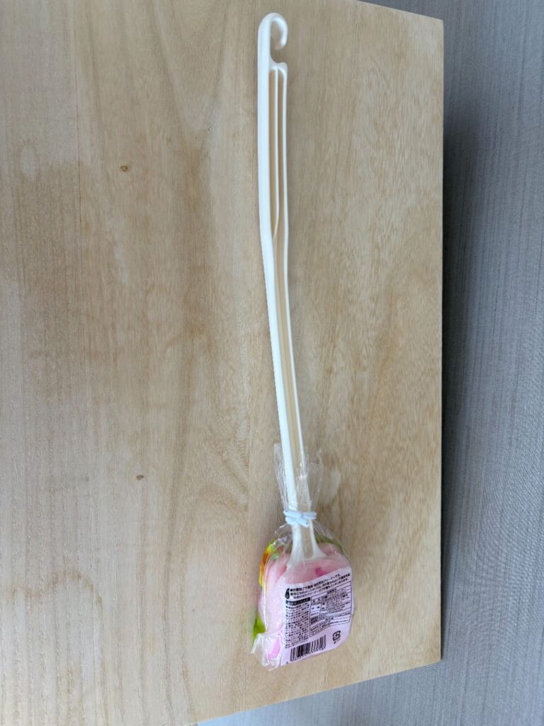 トイレクリーナー 先曲タイプ 抗菌・防臭 ４１．５ｃｍ Can Do（キャンドゥ） 先曲りでフチ裏もスッキリ洗えるトイレクリーナーです