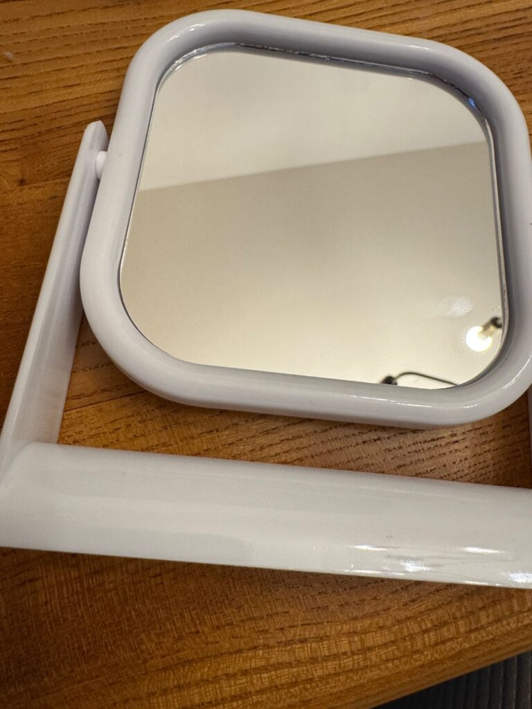 ミラー Can Do（キャンドゥ） 子供がメイク道具を欲しがるので購入