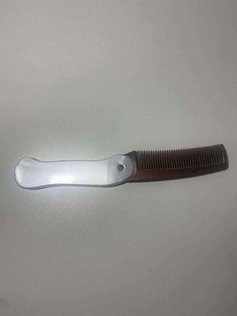 椿折込コーム ダイソー 髪を結ぶ際に使用