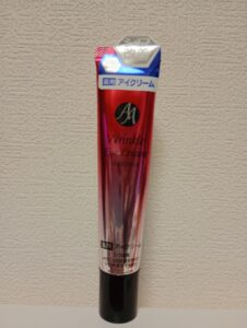 ナイアシンアミド配合の日本製アイクリーム
