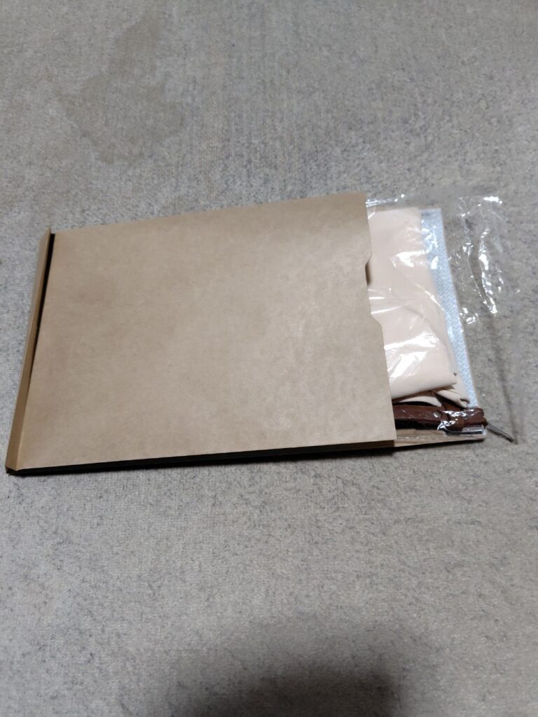 フリマアプリ用発送袋A4タイプ ダイソー フリマアプリで発送に使用します。
