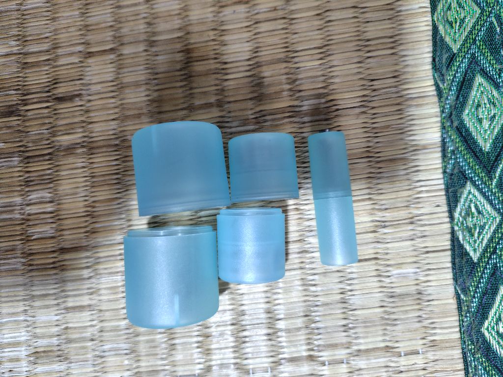 乾電池変換アダプター ダイソー 小さな乾電池を大きな乾電池として使える大変便利なアダプターです。