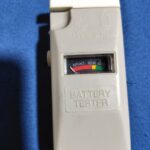 簡易電池チェッカー ダイソー 乾電池がまだ余力があり使えるかどうかが判断できます。