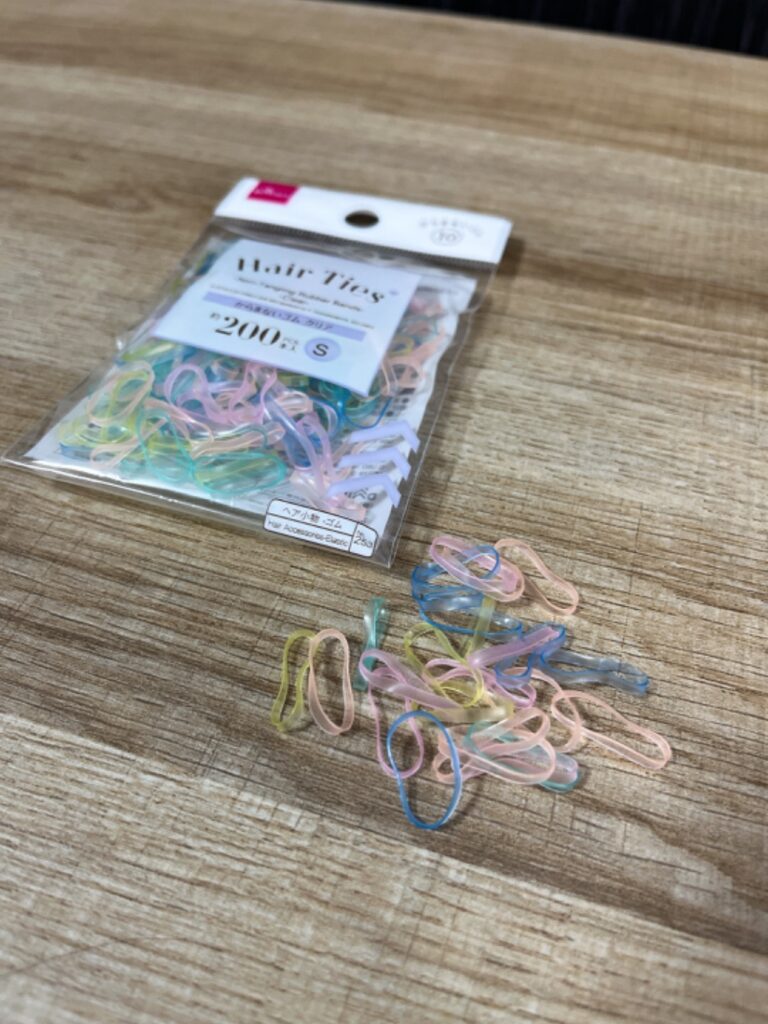 絡まないゴム　クリアＳ ダイソー クリアカラーの小さめサイズ！すぐ切れないのでおすすめ！