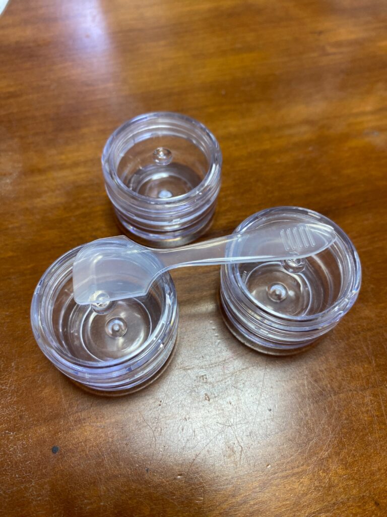 クリームケース　3個入 ダイソー 一泊二日の旅行にぴったり