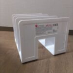 ブックエンド ダイソー 3つの仕切りがあるところ