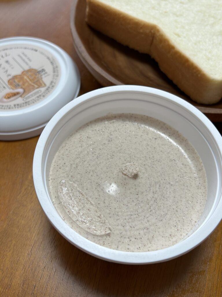 ごはんもん 塗りパン　アップルパイ味を3COINS（スリコ）で購入した口コミ写真（3枚目）