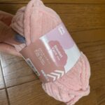 ブランケットヤーン ピンク ダイソー フワフワで触り心地のよい毛糸