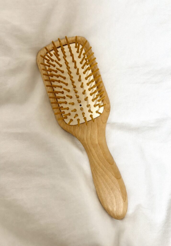 木ピンクッションヘアブラシ Standard Products 見た目も使い心地も◎