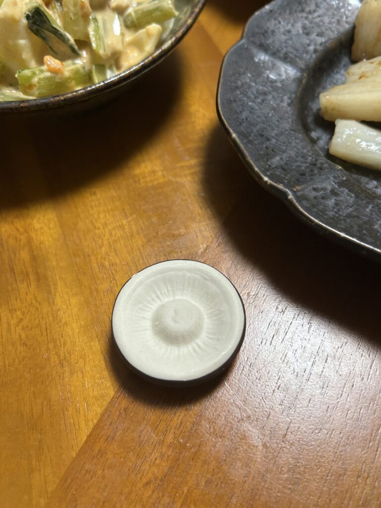 磁器箸置き（シイタケ・ブラウン）をダイソーで購入した口コミ写真（4枚目）